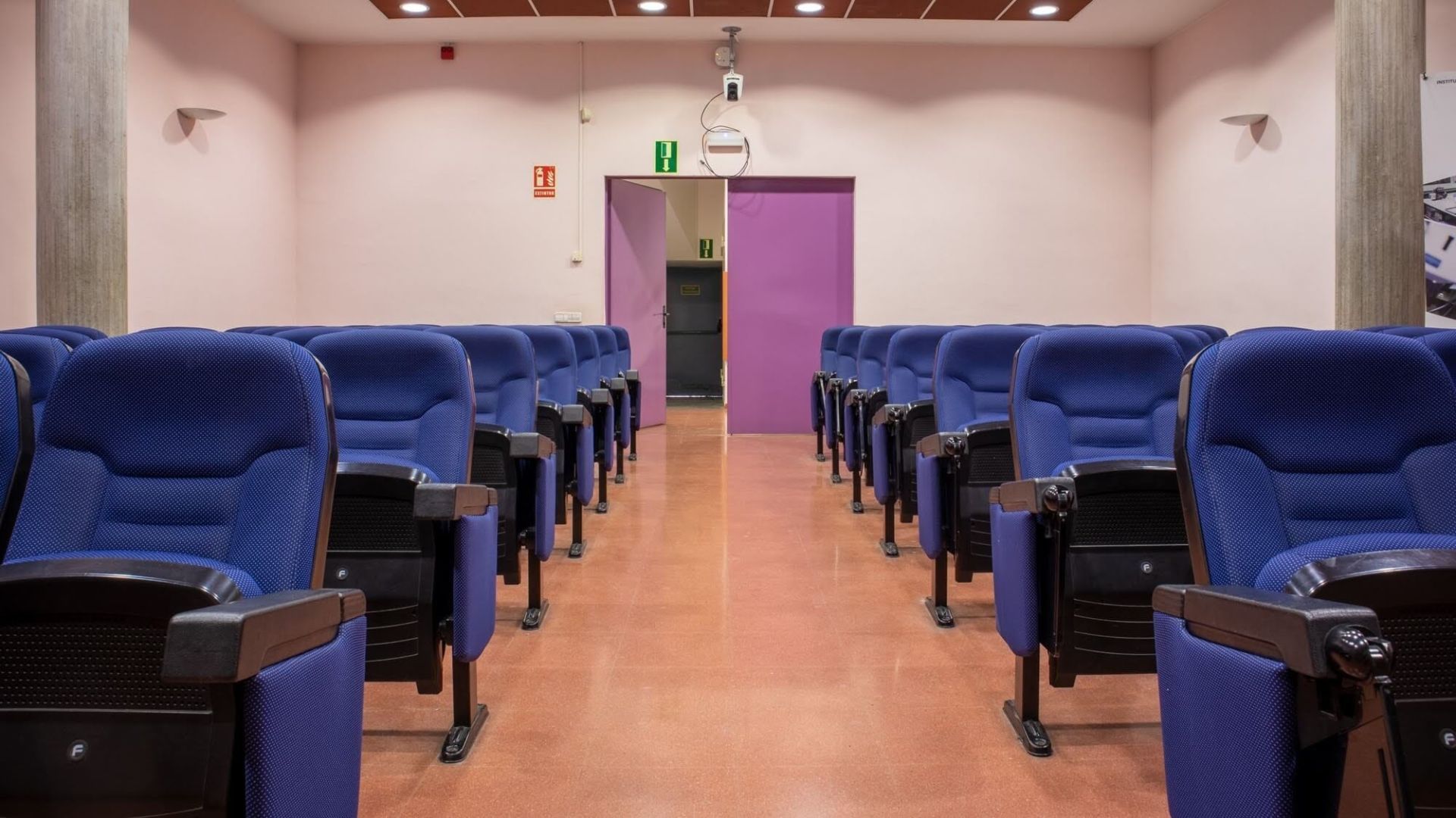 ICMAB auditorium prepared for an institutional or scientific event